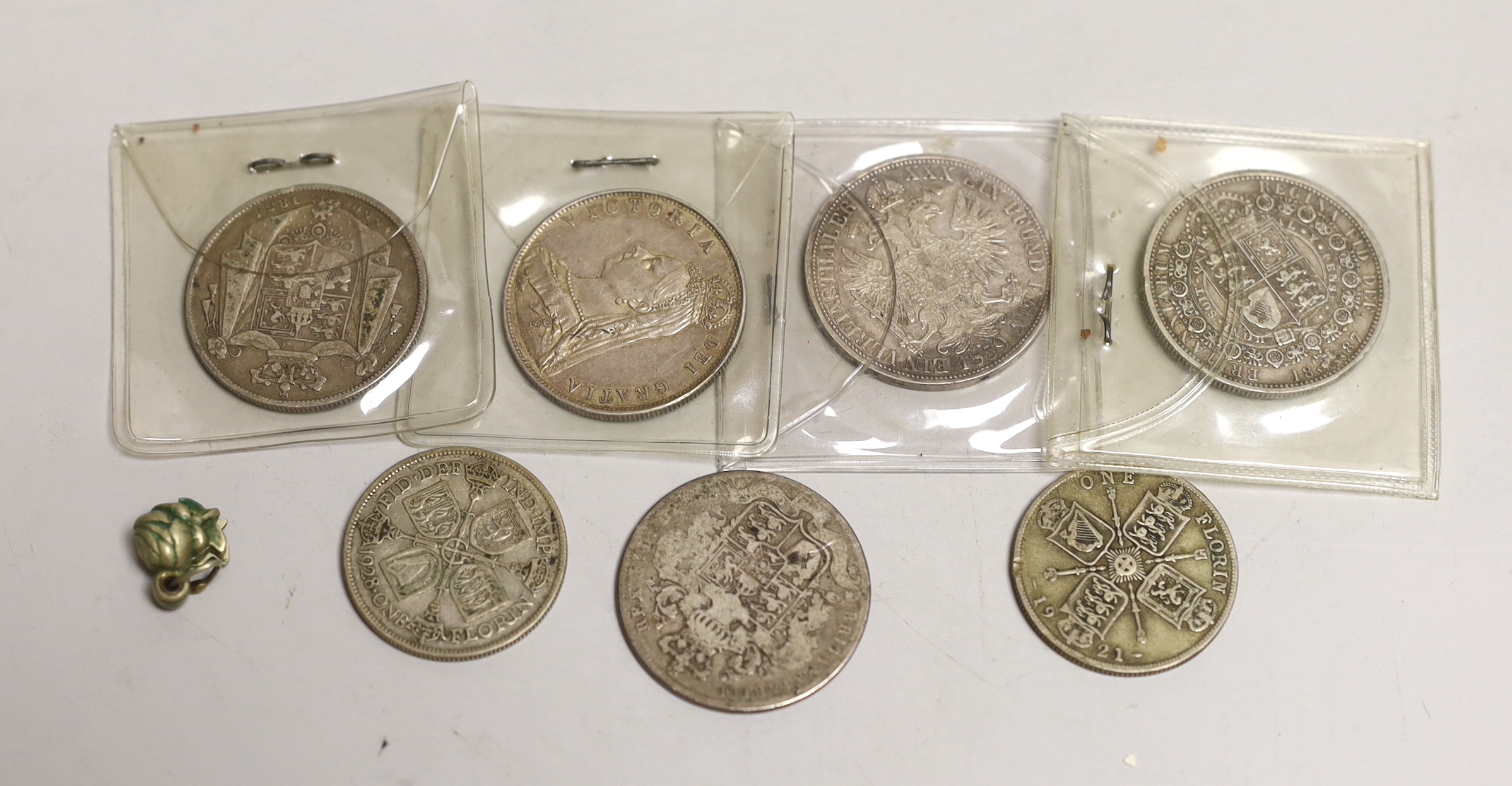 British coins - a William IV halfcrown 1834, two Victoria halfcrowns 1887, 1889, Austrian Empire, 1 Vereinsthaler, Franz Joseph I, 1859A and other coins
